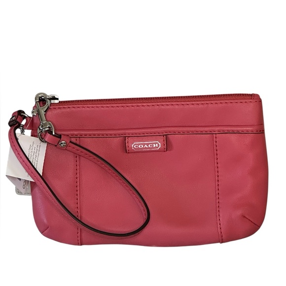 Coach Handbags - NWT Coach Daisy Leather Medium Wristlet.